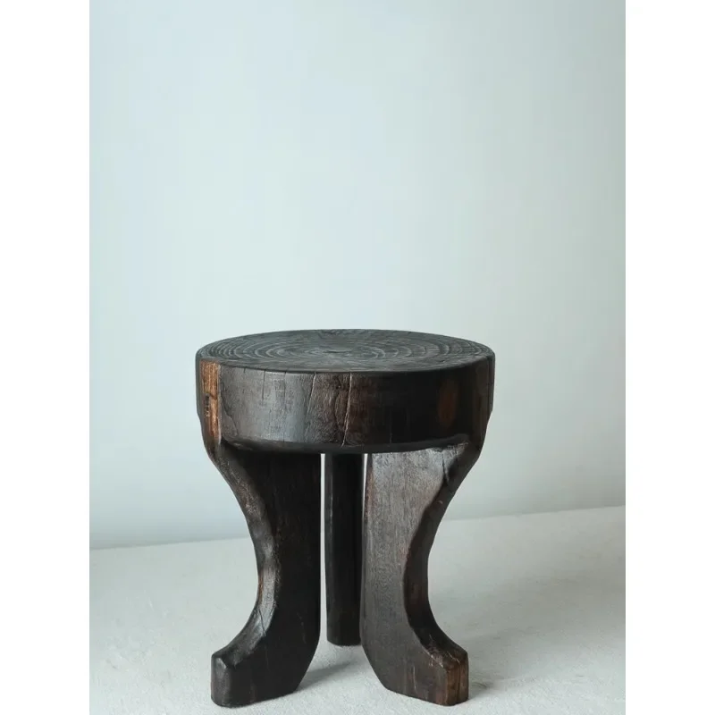 Magazine coffee table, corners, three legs, wooden stool, B & B hotel, solid wood stakes, black soft decoration, retro style
Magazine coffee table, corners, three legs, wooden stool, B & B hotel, solid wood stakes, black soft decoration, retro style