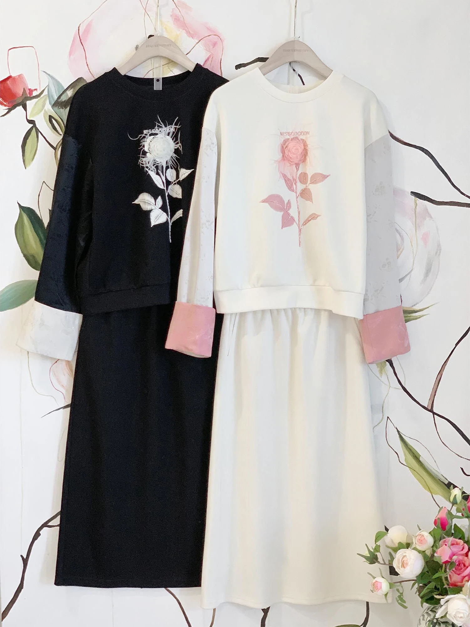 Новый китайский комплект из жидкого хлопка с вышивкой из ацетатного винила в национальном стиле, с цветочным узором и французским шармом
Новый китайский комплект из жидкого хлопка с вышивкой из ацетатного винила в национальном стиле, с цветочным узором и французским шармом