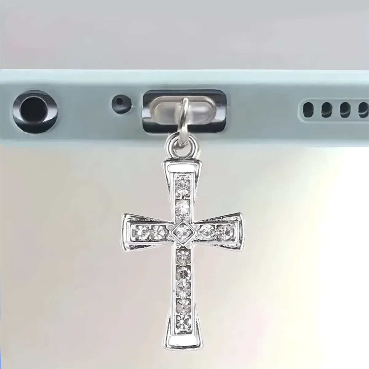 1pc Beautiful Artificial Diamond Cross Phone Dust Plug Pendant Accessories Decoration For Iphone Type-c Port Dust Cover Couple
1pc Beautiful Artificial Diamond Cross Phone Dust Plug Pendant Accessories Decoration For Iphone Type-c Port Dust Cover Couple