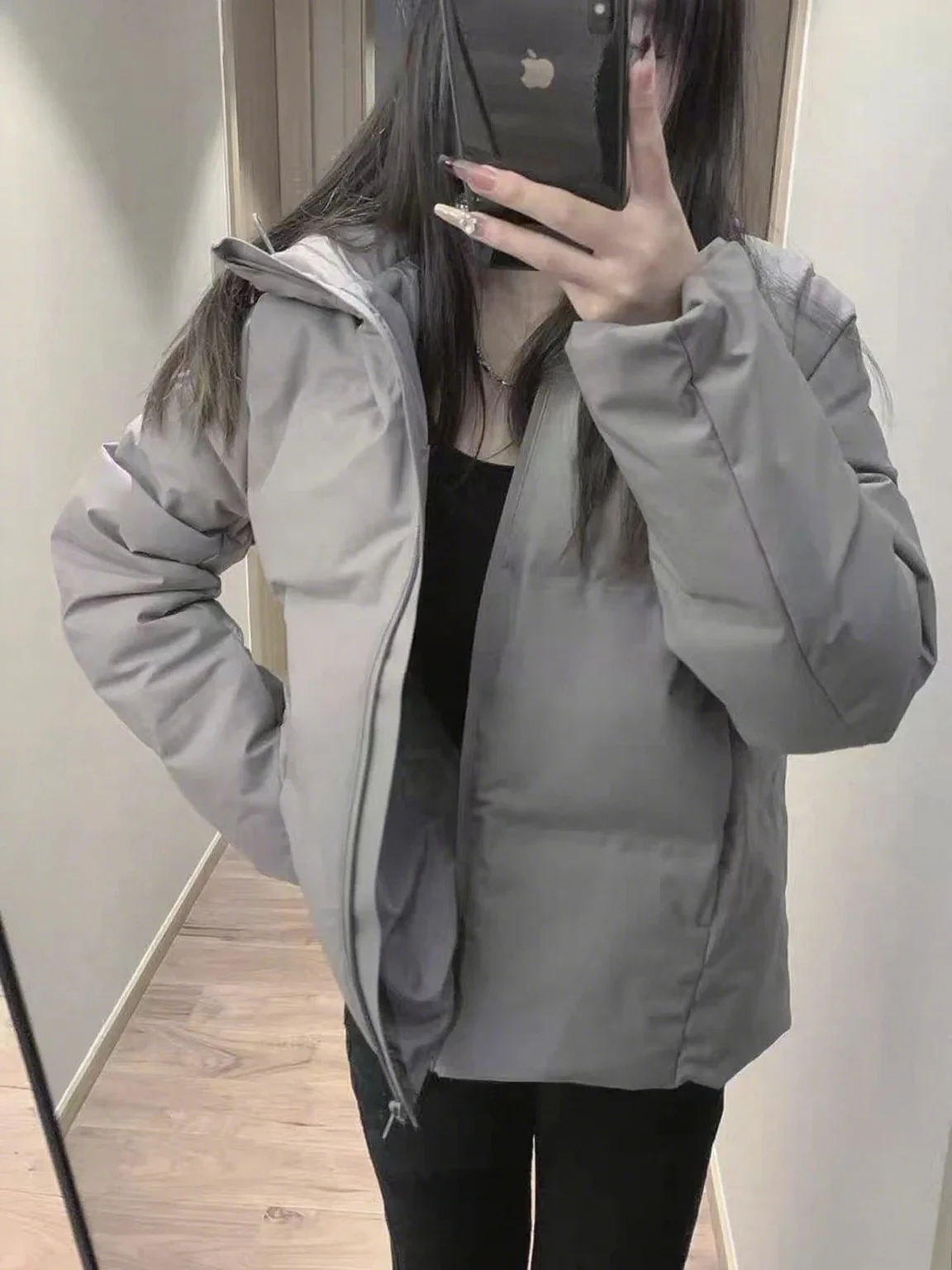 Warm and Windproof Hooded Down Cotton Women's Winter Coat Jacket 2025 Winter New Puffer Jacket
Warm and Windproof Hooded Down Cotton Women's Winter Coat Jacket 2025 Winter New Puffer Jacket