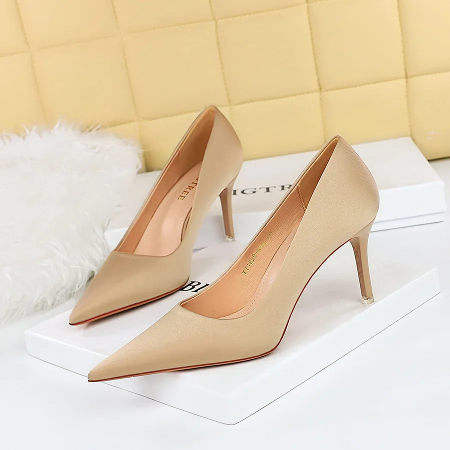Women's Fashion Korean Simple Versatile Shoes Thin High Heel Shallow Mouth Pointed Spring Autumn Silk Satin Singles Women Pumps
Women's Fashion Korean Simple Versatile Shoes Thin High Heel Shallow Mouth Pointed Spring Autumn Silk Satin Singles Women Pumps
