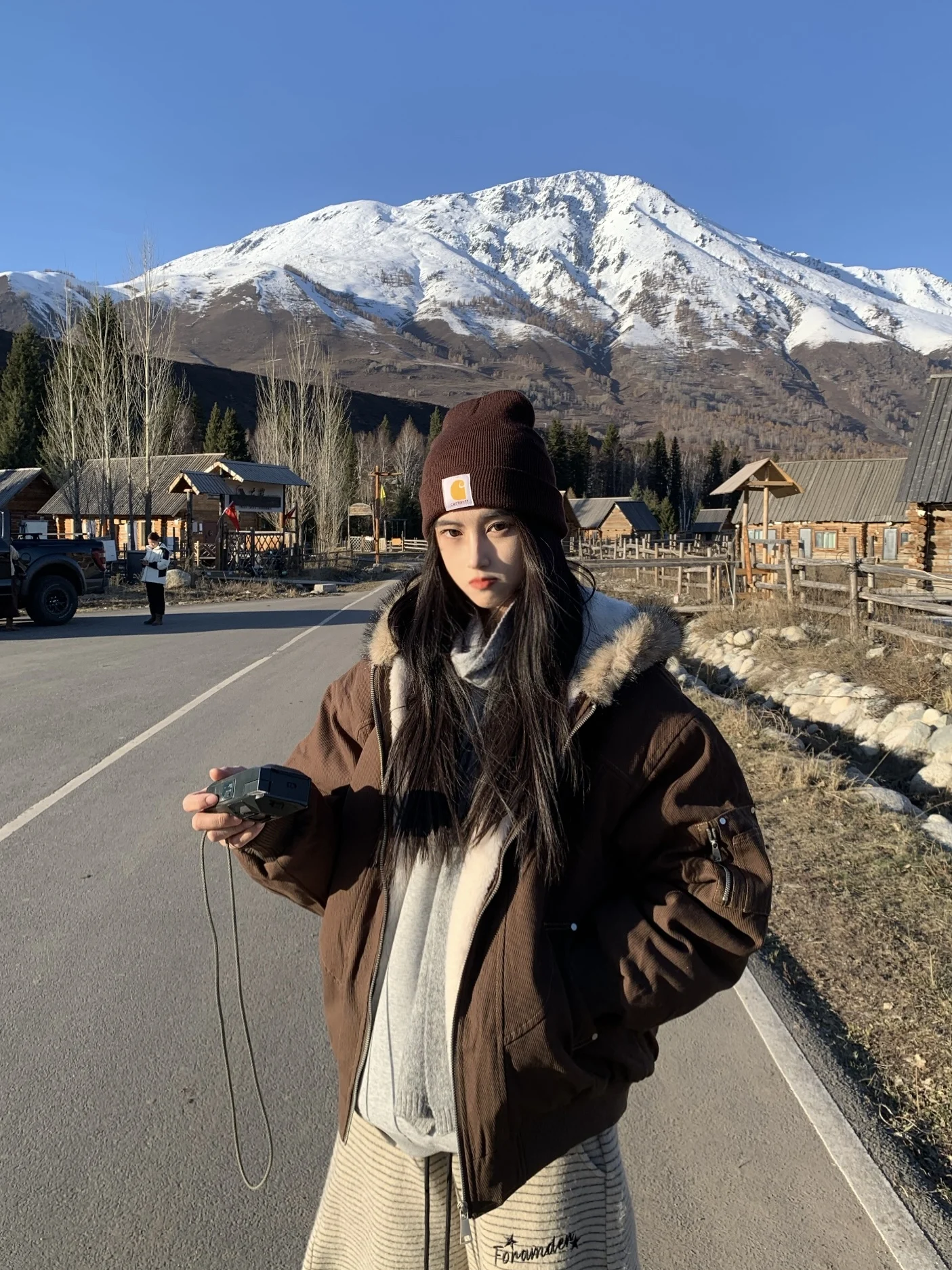 Мужская зимняя утепленная куртка в американском ретро-стиле с меховым воротником, хлопковая, с капюшоном, на молнии, длинная, с принтом орла Муант-Тай
Мужская зимняя утепленная куртка в американском ретро-стиле с меховым воротником, хлопковая, с капюшоном, на молнии, длинная, с принтом орла Муант-Тай