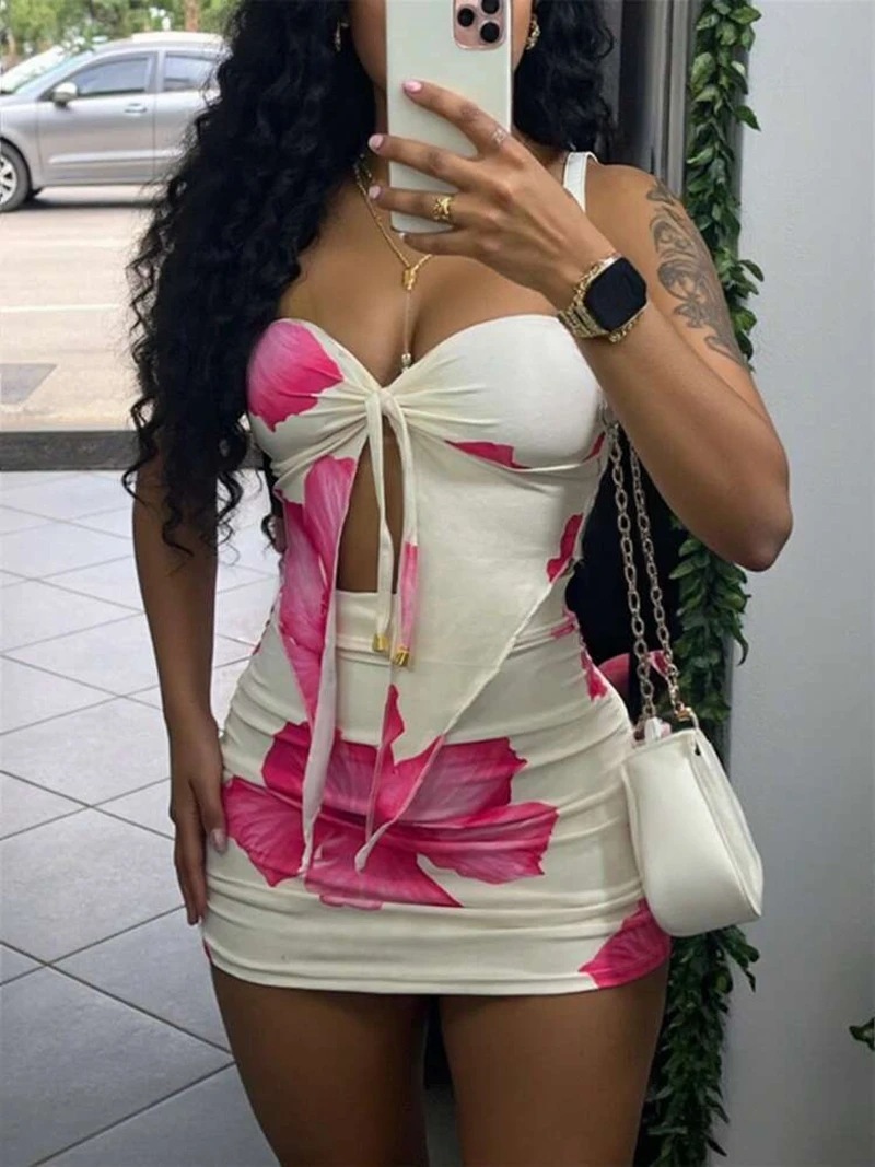STYLISH LADY Floral Printed 2 Piece Set Women Strapless Crop Top and Mini Skirt Suits 2025 Summer Sexy Beach Holiday Outfits
STYLISH LADY Floral Printed 2 Piece Set Women Strapless Crop Top and Mini Skirt Suits 2025 Summer Sexy Beach Holiday Outfits