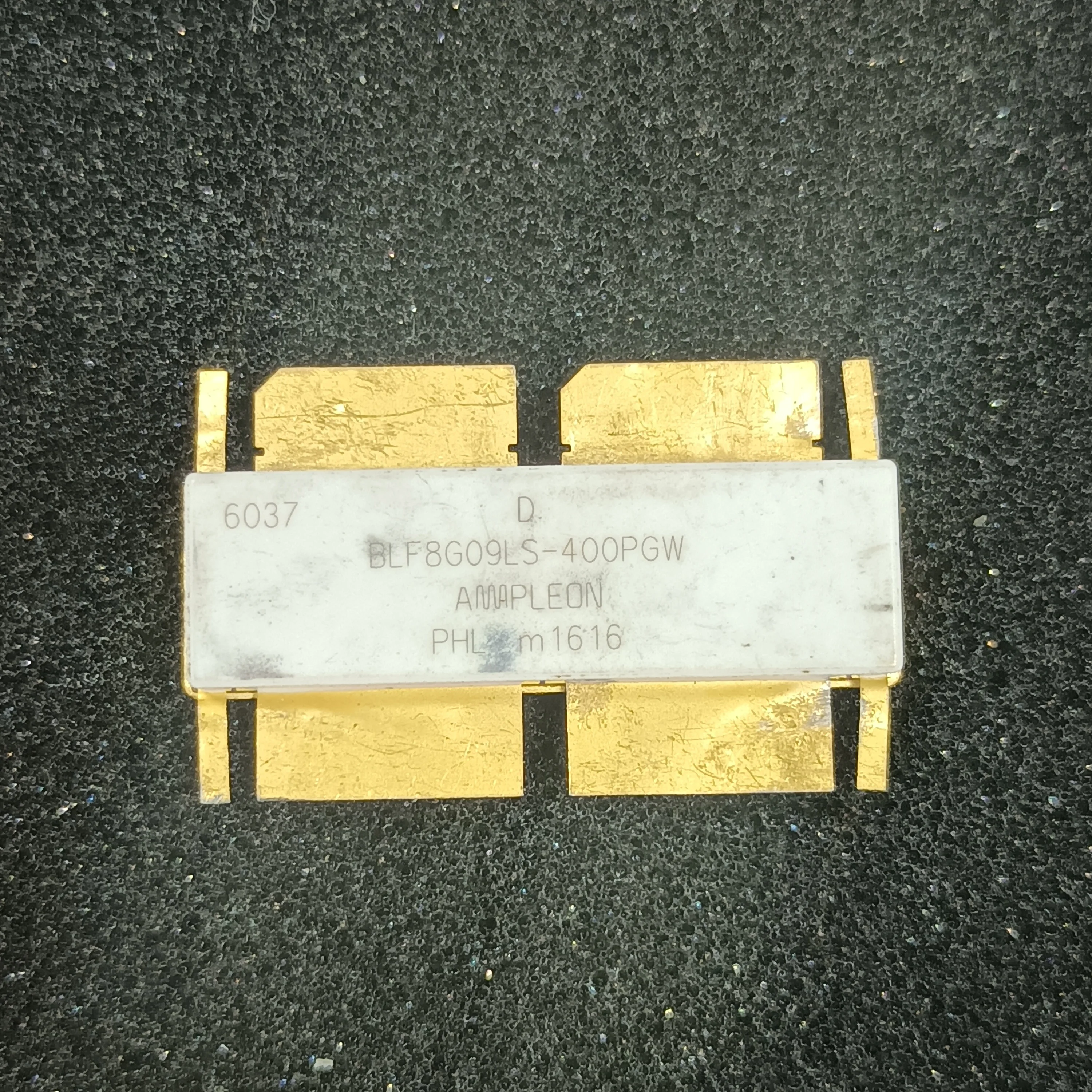 BLF8G09LS-400RGW цена на 1 единицу, без налога, основной конденсатор высокого качества, радиочастотный усилитель мощности, модуль микроволновой связи
BLF8G09LS-400RGW цена на 1 единицу, без налога, основной конденсатор высокого качества, радиочастотный усилитель мощности, модуль микроволновой связи
