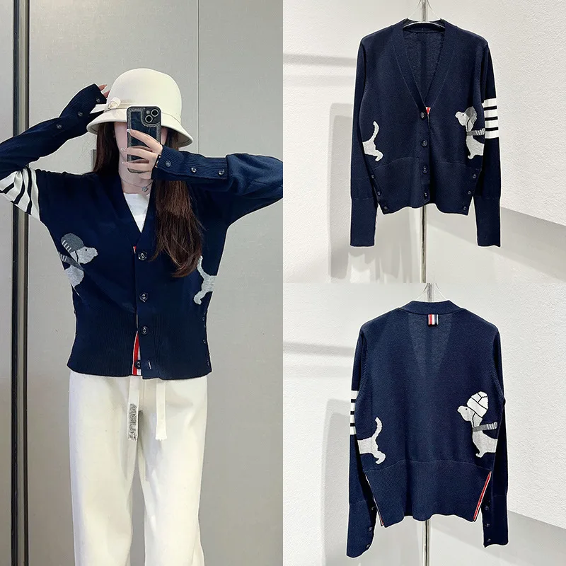 High-End Wool Version V-Ne Knitted Scarf Dog Design Sweater Women's Sweet Sle Long Sve Cardigan Regular Length Spring
High-End Wool Version V-Ne Knitted Scarf Dog Design Sweater Women's Sweet Sle Long Sve Cardigan Regular Length Spring