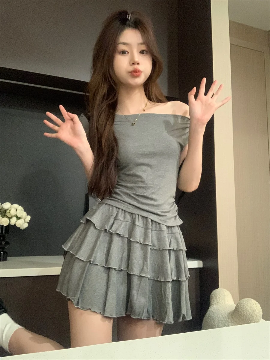 Slimming Fit T-Shirt And Cake Skirt Set for Women Casual Style Fashion Set Pure Desire Wind Shoulder One Word Design
Slimming Fit T-Shirt And Cake Skirt Set for Women Casual Style Fashion Set Pure Desire Wind Shoulder One Word Design