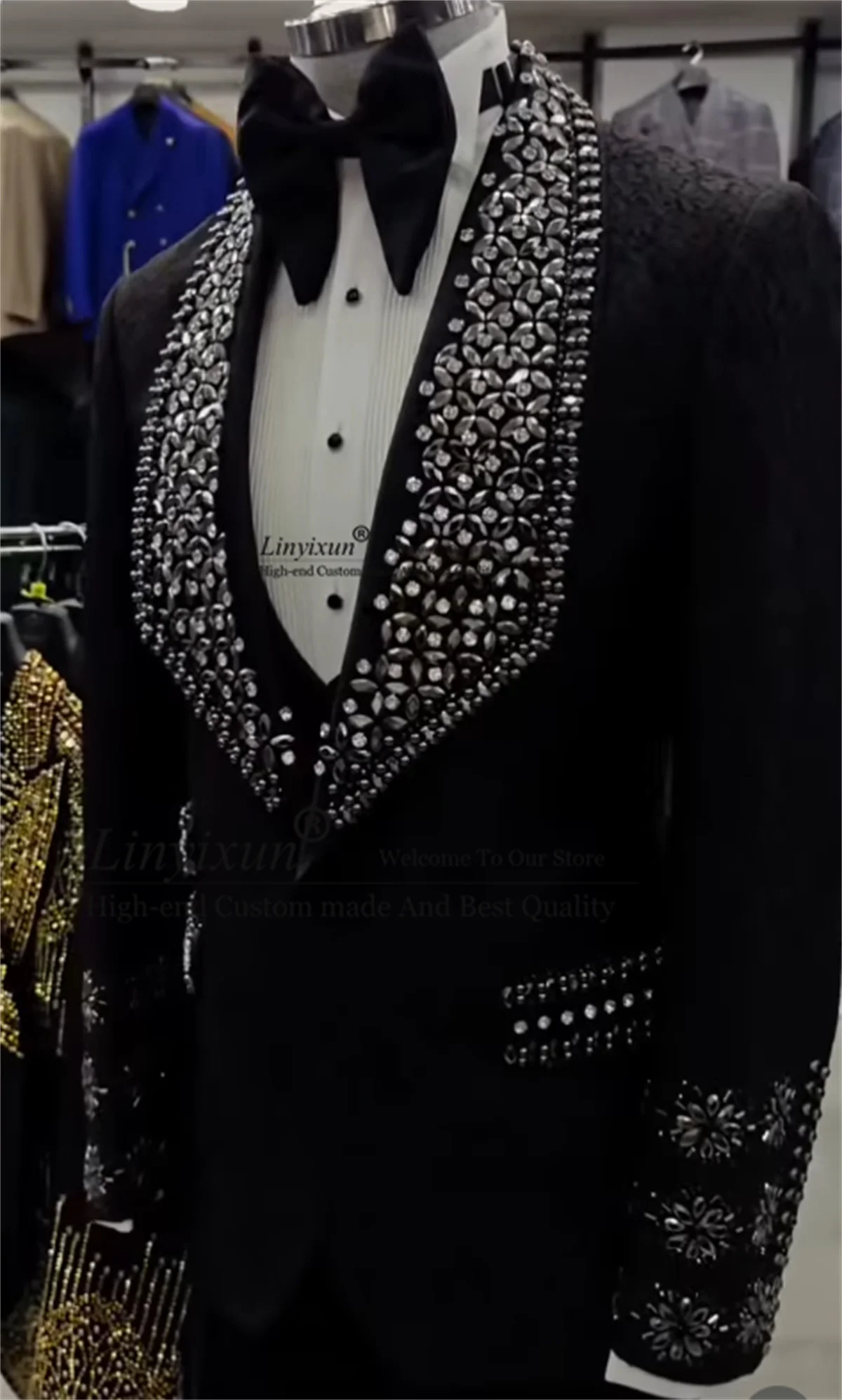 Stunning Jewelry Ornament Men Suits 3 Pieces Sets Wedding Groom Male Blazer Customized Party Tuxedos Slim Jacquard Ropa Hombre
Stunning Jewelry Ornament Men Suits 3 Pieces Sets Wedding Groom Male Blazer Customized Party Tuxedos Slim Jacquard Ropa Hombre