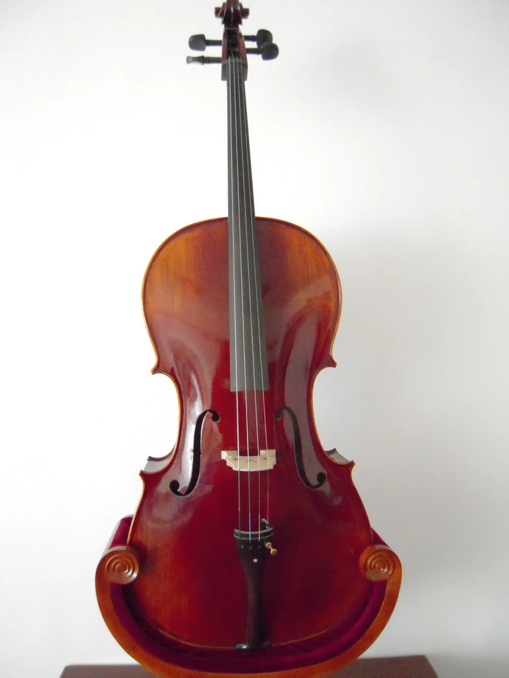 High-quality Handmade Solid Wood Cello, Sold By Musical Instrument Manufacturers, Playing Cello
High-quality Handmade Solid Wood Cello, Sold By Musical Instrument Manufacturers, Playing Cello