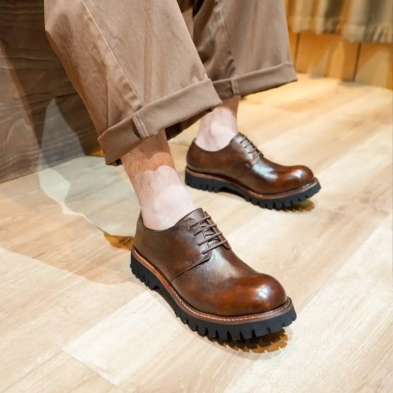 High Quality Handmade American Retro Men's Shoes Leather British Style Thick Bottom Casual Big Work Barber Fashion
High Quality Handmade American Retro Men's Shoes Leather British Style Thick Bottom Casual Big Work Barber Fashion