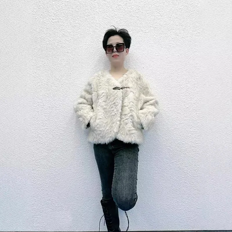 Luxury Women's Clothing Faux Mink Fur Coat Autumn Winter Warm Faux Fur Jacket Soft Outerwear Top V-neck Long Sleeves Design Tops
Luxury Women's Clothing Faux Mink Fur Coat Autumn Winter Warm Faux Fur Jacket Soft Outerwear Top V-neck Long Sleeves Design Tops