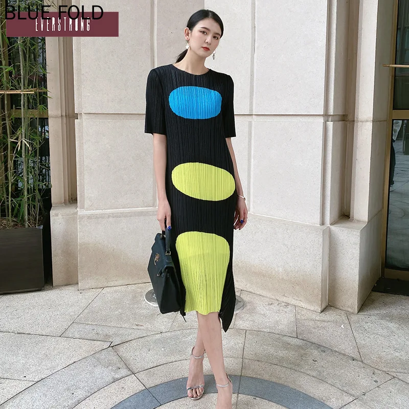 Miyake-Short-Sleeved Dress for Women, Round Neck, High-end Color Matching, Personality, Long Skirt, New, Spring and Summer
Miyake-Short-Sleeved Dress for Women, Round Neck, High-end Color Matching, Personality, Long Skirt, New, Spring and Summer