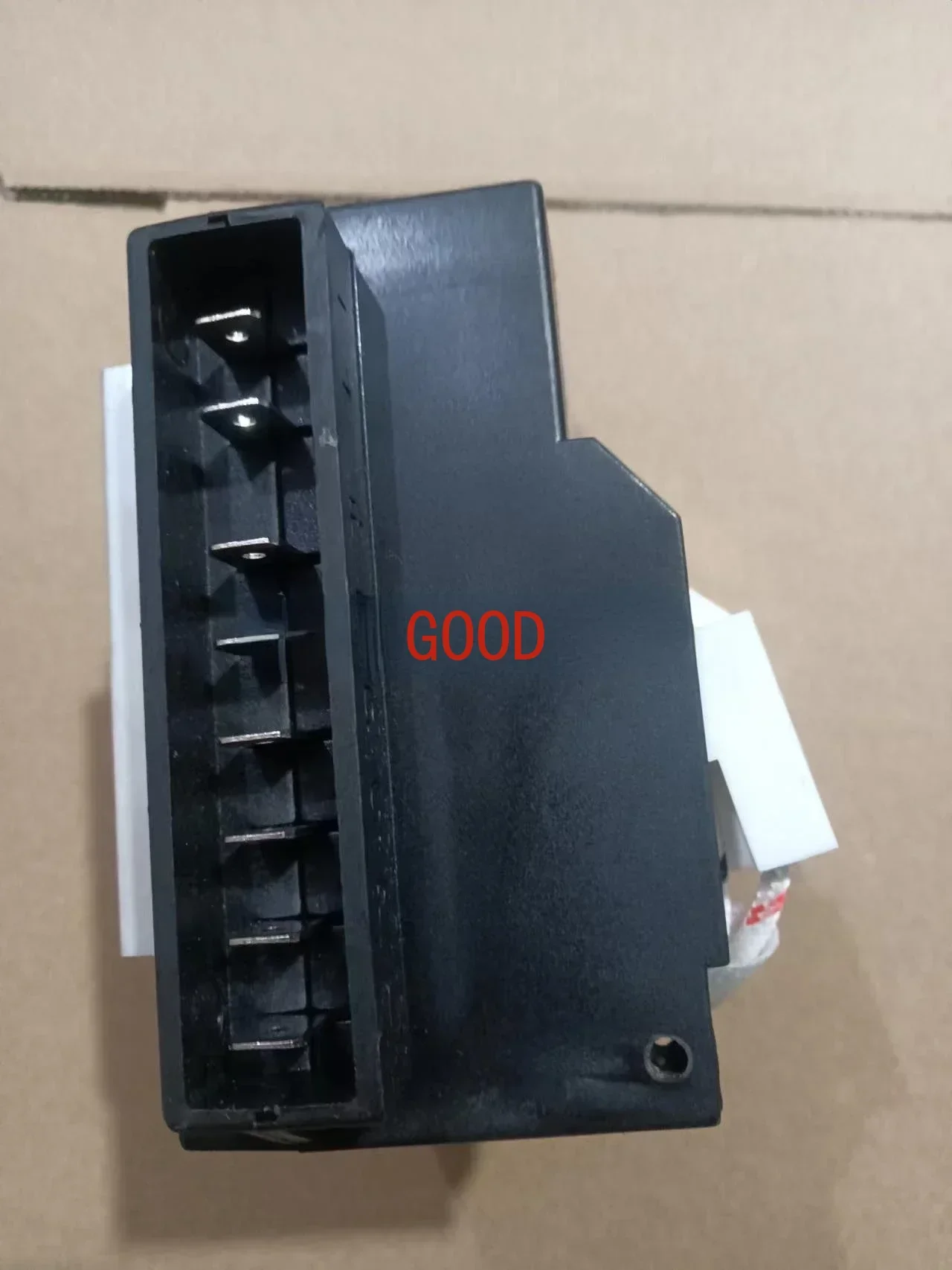 SYS09220211 C25B (BSA025LCVV) vehicle-mounted refrigerator variable frequency compressor drive module 12/24V
SYS09220211 C25B (BSA025LCVV) vehicle-mounted refrigerator variable frequency compressor drive module 12/24V