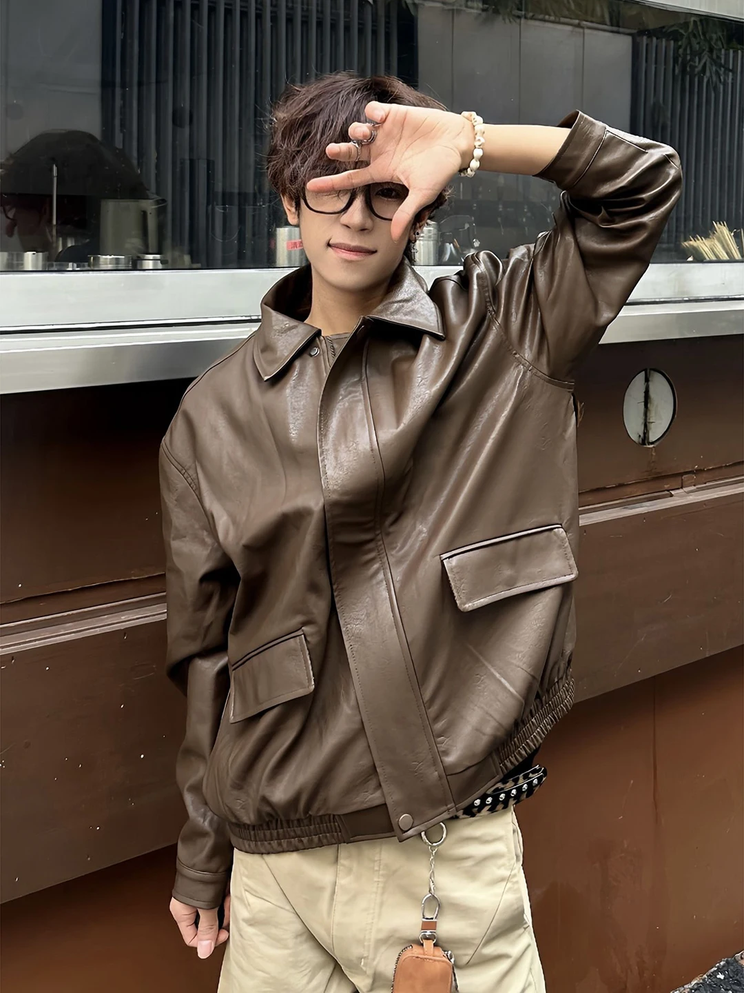 Мужская куртка Cleanfit из искусственной кожи, кофейного цвета, ветрозащитная, на молнии, повседневная, модная, весна-осень
Мужская куртка Cleanfit из искусственной кожи, кофейного цвета, ветрозащитная, на молнии, повседневная, модная, весна-осень