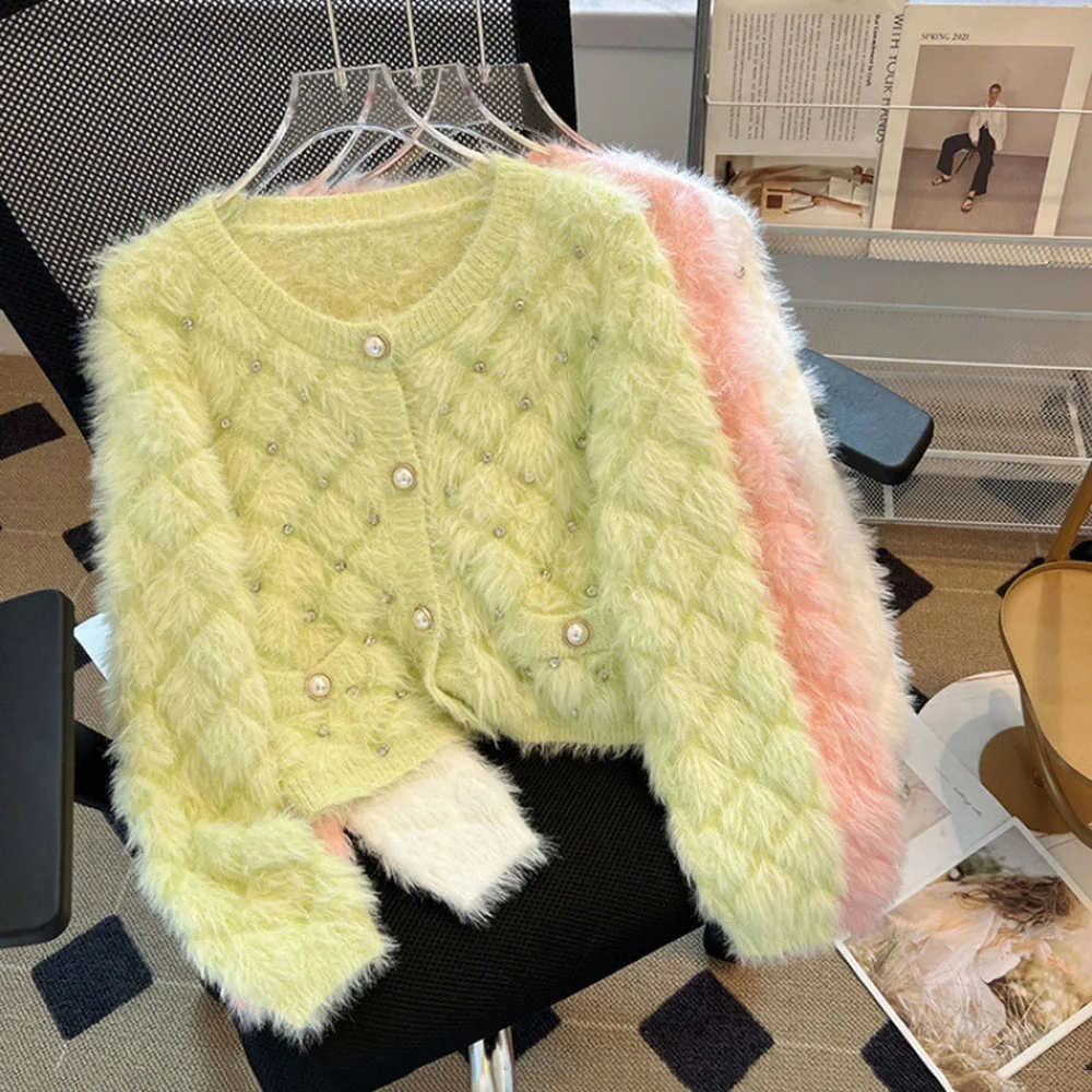 Beading Imitation Mink Velvet Knitted Cardigan Women's Autumn Winter Loose Design Soft Sweater V-neck Design Knitted Coat
Beading Imitation Mink Velvet Knitted Cardigan Women's Autumn Winter Loose Design Soft Sweater V-neck Design Knitted Coat