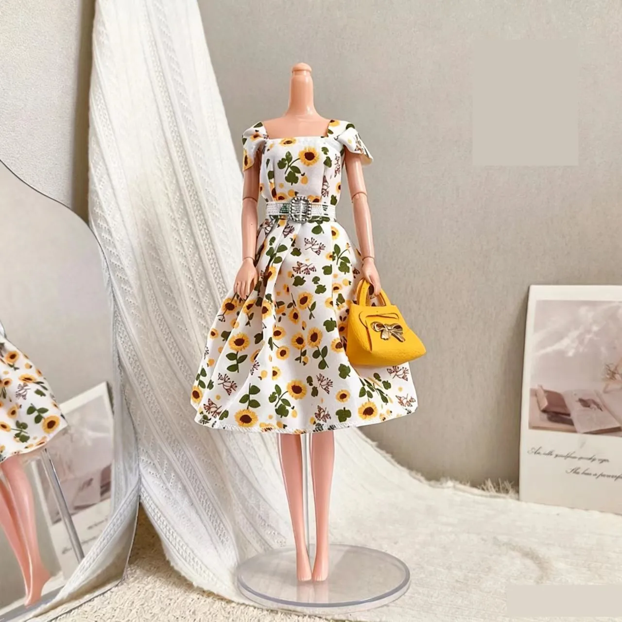 Fashion French Small Fresh Flowers Dress Elegant Evening Gowns For 1/6 FR Babi Supermodel Doll Dress Up Clothes Accessories
Fashion French Small Fresh Flowers Dress Elegant Evening Gowns For 1/6 FR Babi Supermodel Doll Dress Up Clothes Accessories