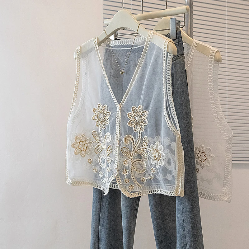 Korean Fashion Design Embroidered Lace Open Cardigan Shirt Thin Summer V-neck Women's Outerwear Vest Layering Shirt
Korean Fashion Design Embroidered Lace Open Cardigan Shirt Thin Summer V-neck Women's Outerwear Vest Layering Shirt