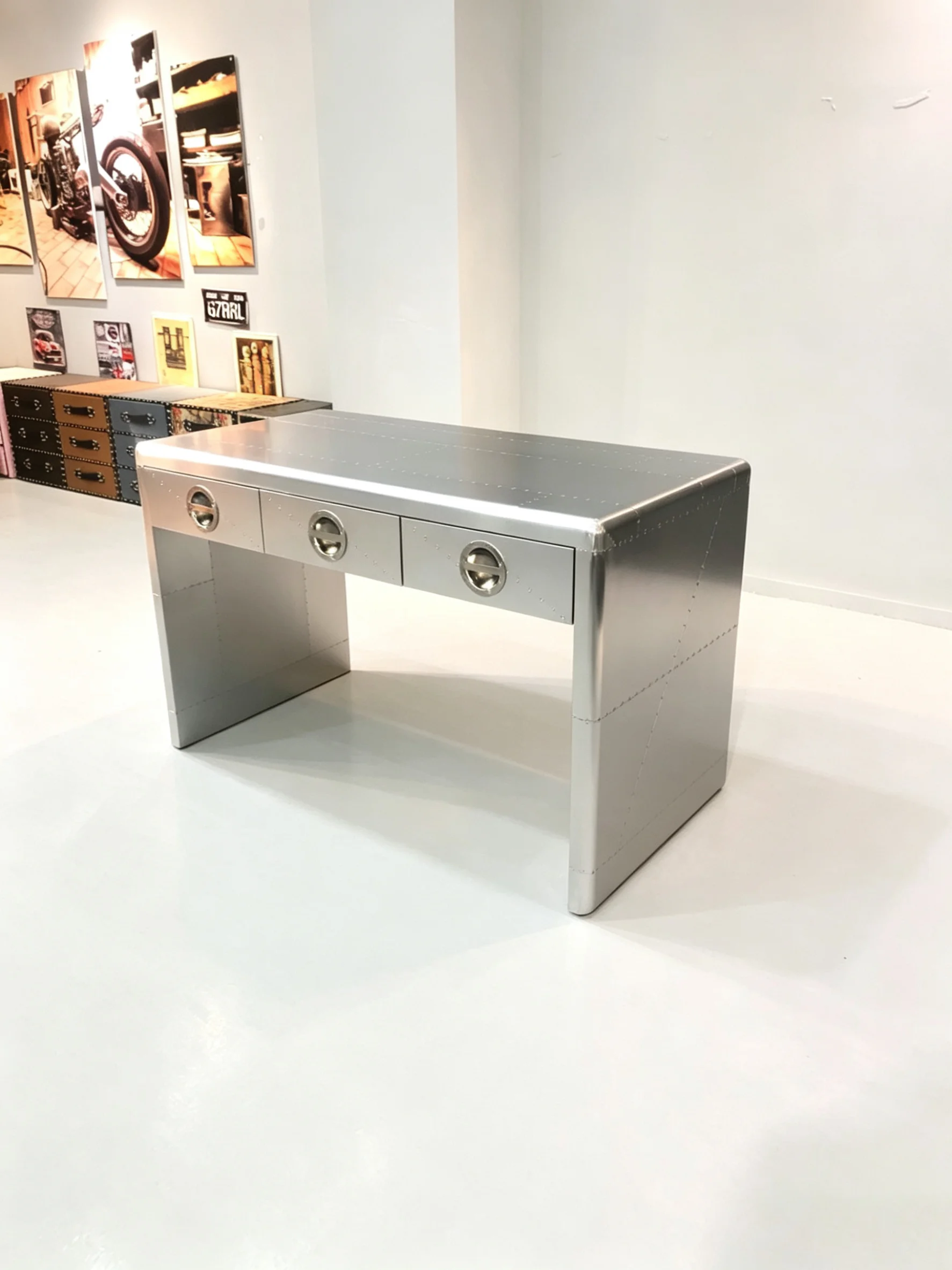 LOFT industrial-style aluminum desk, vintage whiskey metal storage cabinet, cigar room storage cabinet
LOFT industrial-style aluminum desk, vintage whiskey metal storage cabinet, cigar room storage cabinet