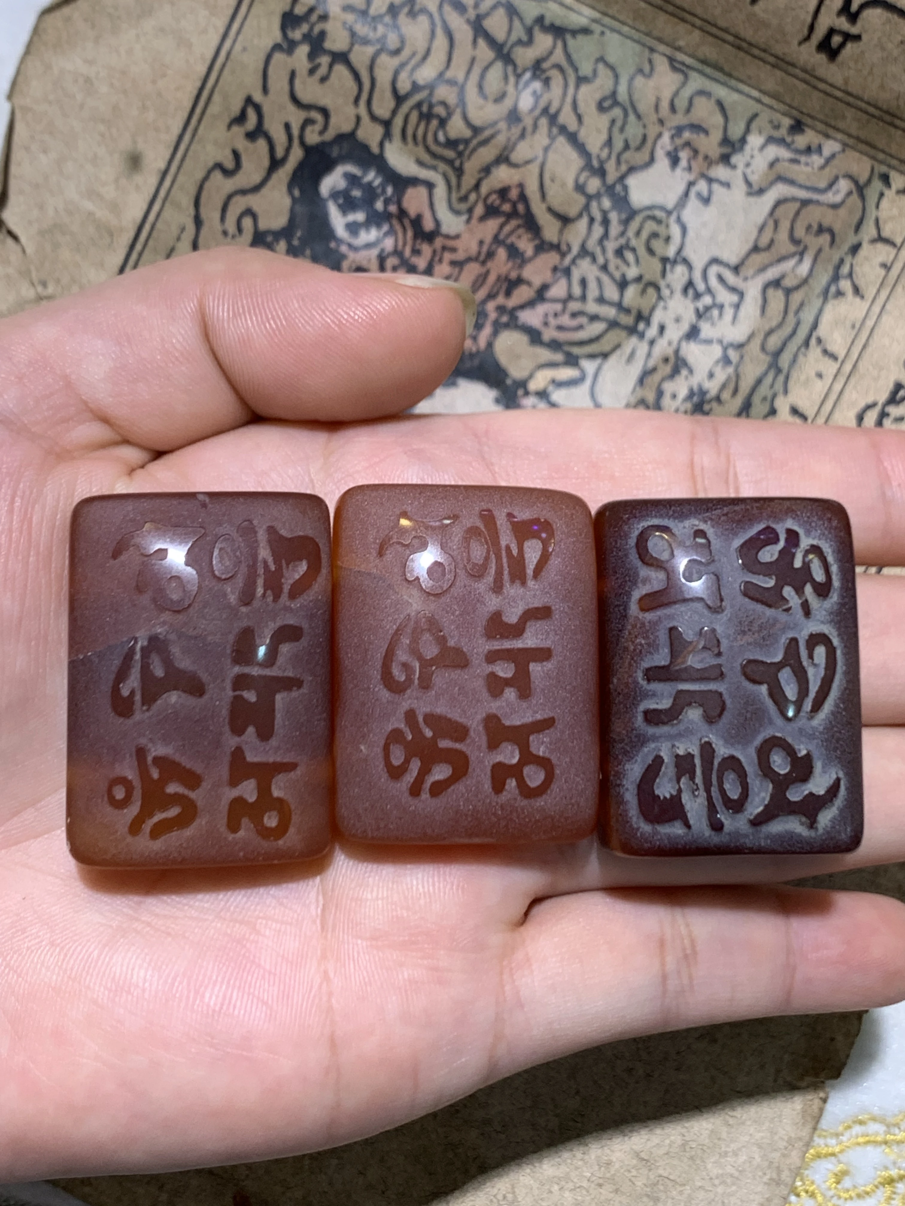 1pcs/lot old natural red agate geometric pendant flowing out of the temple six-word Proverbs pattern holy amulet 25*35mm taki
1pcs/lot old natural red agate geometric pendant flowing out of the temple six-word Proverbs pattern holy amulet 25*35mm taki