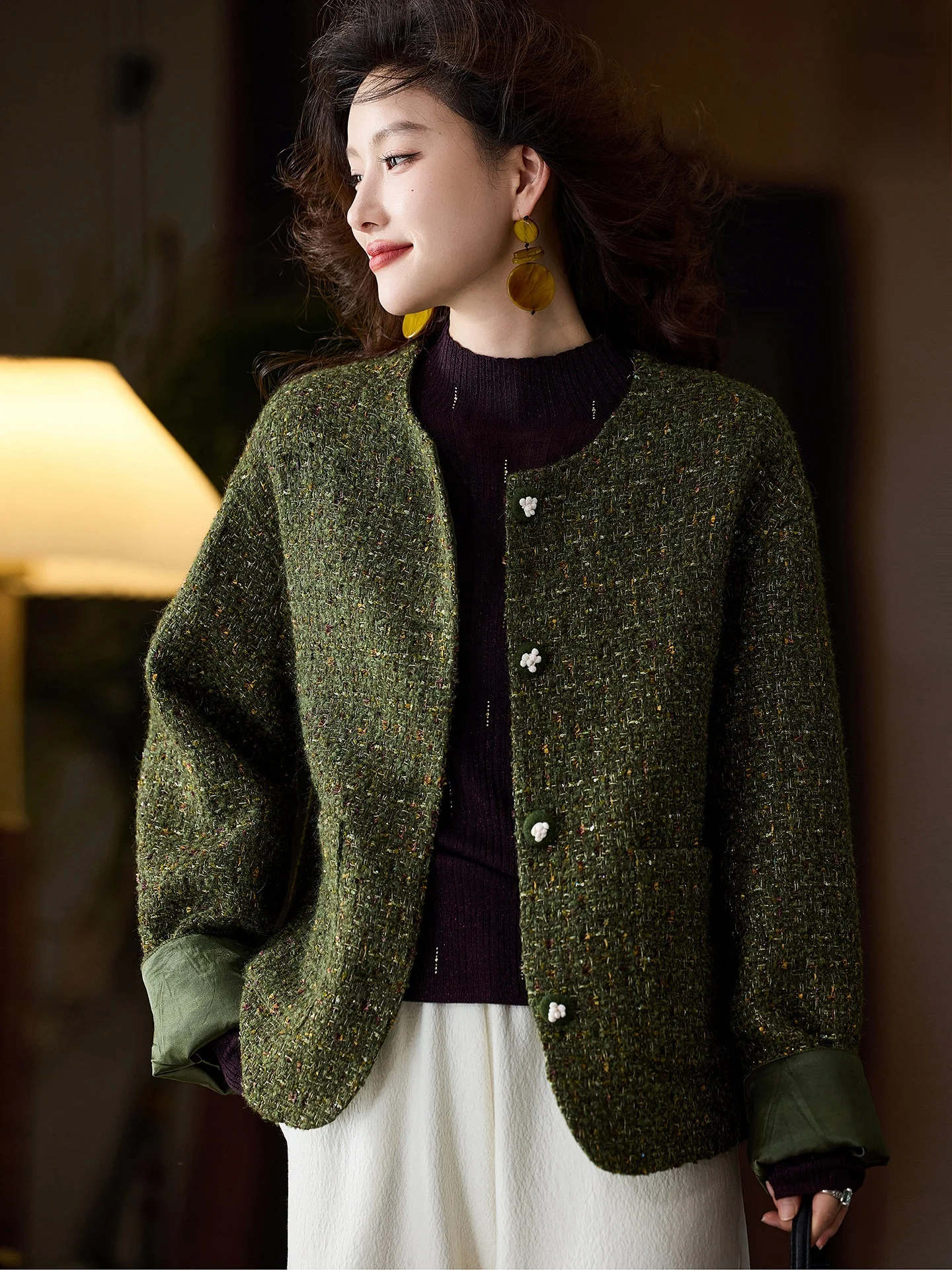 Женская шерстяная куртка Ele Woolen Perfume Sle Jaet, осенняя коллекция 2025, новая модная верхняя одежда больших размеров, уличный стиль, с круглым вырезом, на пуговицах
Женская шерстяная куртка Ele Woolen Perfume Sle Jaet, осенняя коллекция 2025, новая модная верхняя одежда больших размеров, уличный стиль, с круглым вырезом, на пуговицах