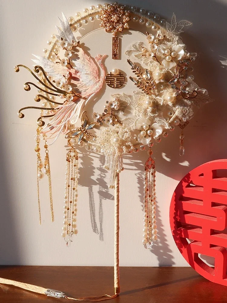Group Fan Wedding Bride Xiuhe Chinese Pick-up Finished Product Send Girlfriend Pink Chic Handmade Happy Fan
Group Fan Wedding Bride Xiuhe Chinese Pick-up Finished Product Send Girlfriend Pink Chic Handmade Happy Fan