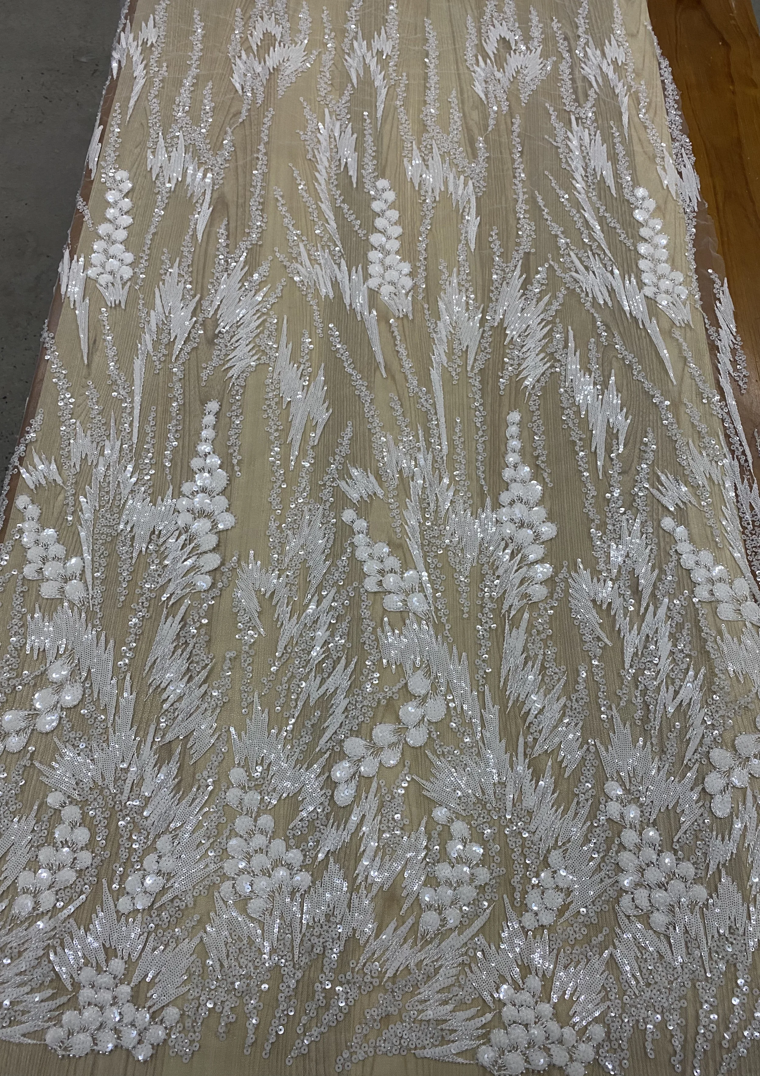 0ff White Beaded Lace Embroidery Sequins French Tulle Lace Fabric Amazing Design 5y/lot Ready To Ship Bridal Wedding Dresses
0ff White Beaded Lace Embroidery Sequins French Tulle Lace Fabric Amazing Design 5y/lot Ready To Ship Bridal Wedding Dresses