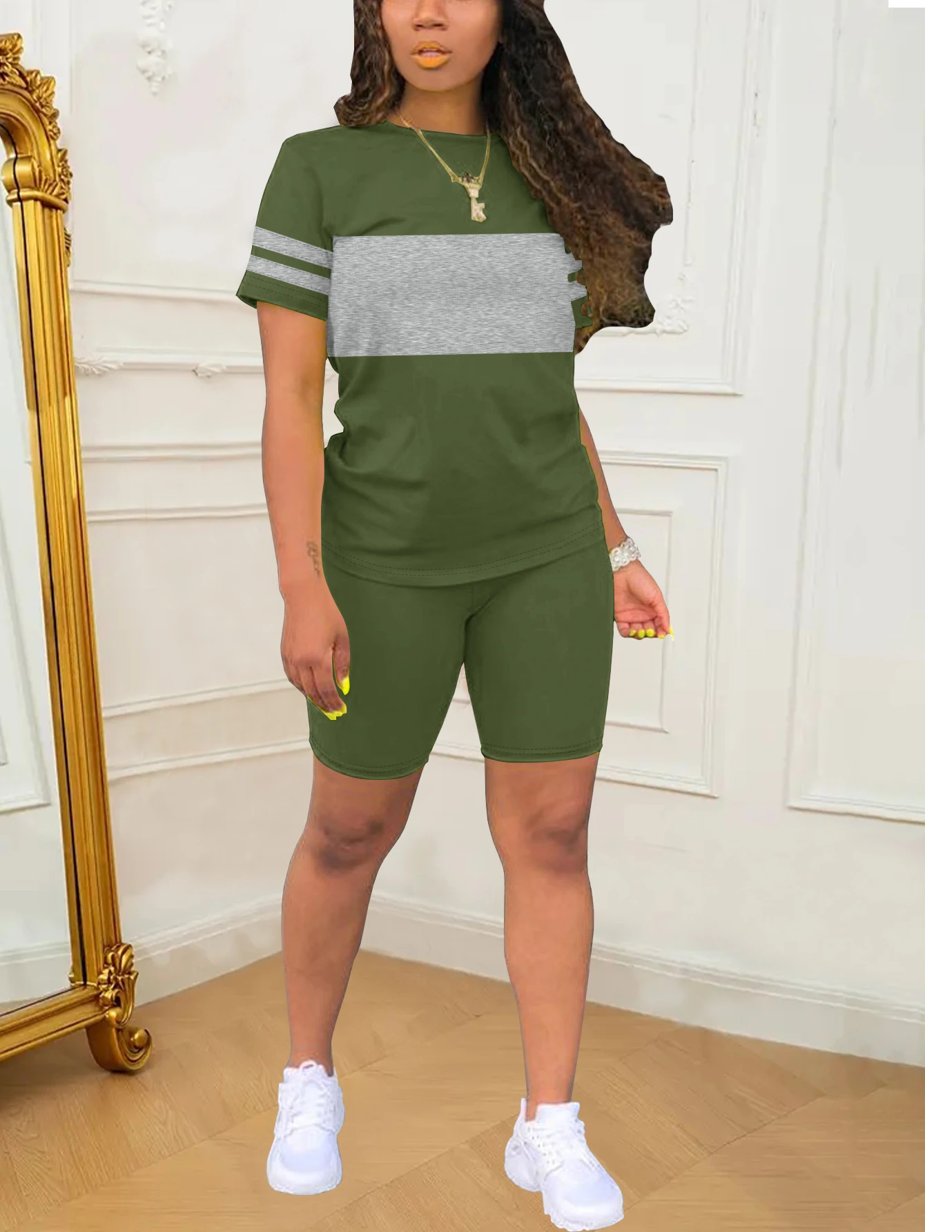 Women's Casual Color Block Two-Piece Set Sportswear Sweat-Absorbing Sporty Comfortable Fitness Outfit in Multiple Colors
Women's Casual Color Block Two-Piece Set Sportswear Sweat-Absorbing Sporty Comfortable Fitness Outfit in Multiple Colors