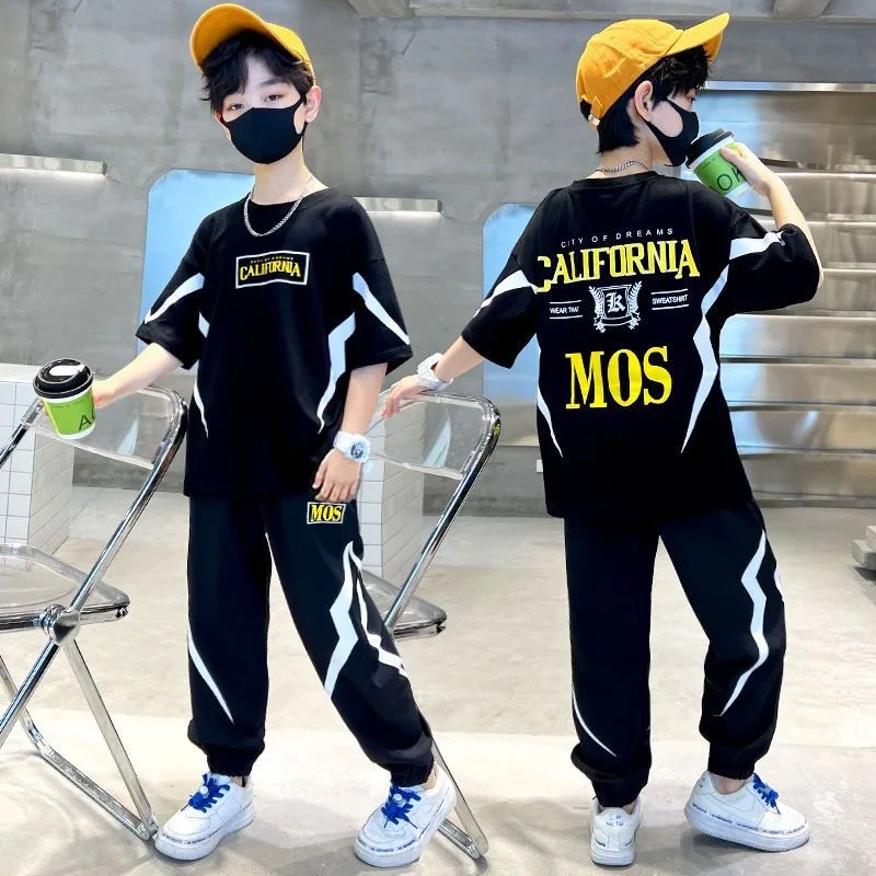2025 New Boys clothes set Summer letter top & pants 2 pieces suit teenage boy print tracksuit cool Kids style children outfit
2025 New Boys clothes set Summer letter top & pants 2 pieces suit teenage boy print tracksuit cool Kids style children outfit