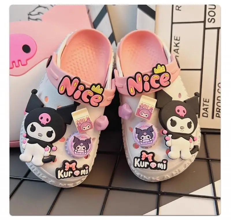 Детские тапочки Sanrio, модные сандалии с героями мультфильмов Куроми, новый стиль, домашние уличные летние удобные простые сандалии для девочек, противоскользящие
Детские тапочки Sanrio, модные сандалии с героями мультфильмов Куроми, новый стиль, домашние уличные летние удобные простые сандалии для девочек, противоскользящие