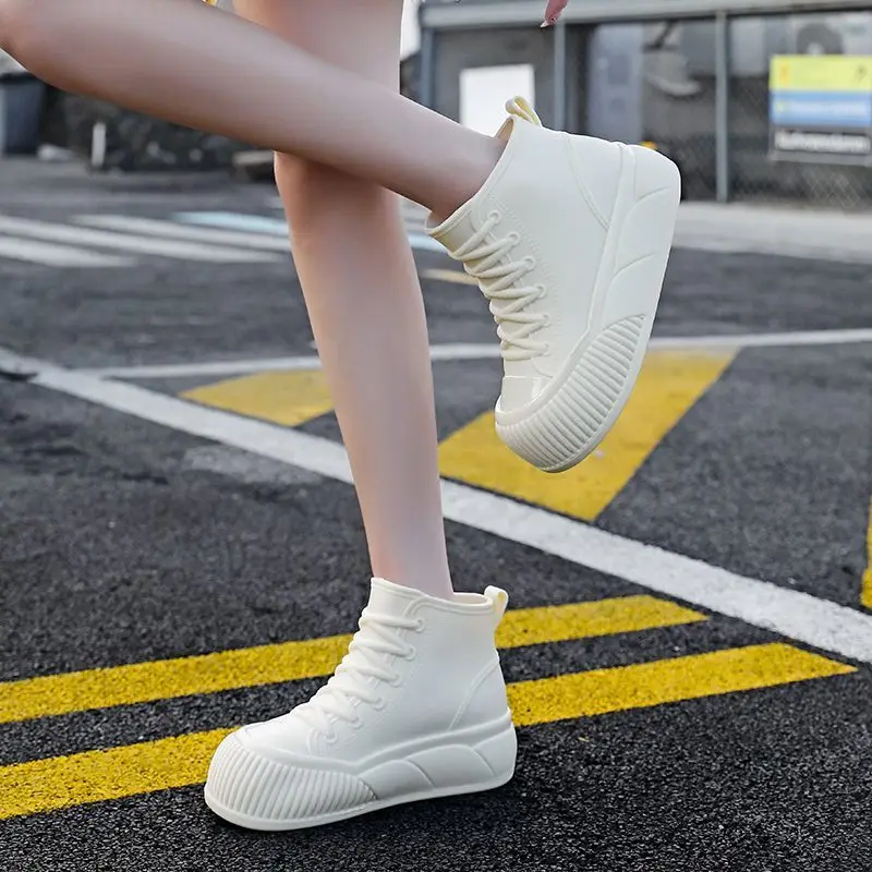  Женские противоскользящие резиновые сапоги на толстой подошве с меховой подкладкой, повседневная обувь с коротким валом для студентов, водонепроницаемая обувь с милым дизайном
Женские противоскользящие резиновые сапоги на толстой подошве с меховой подкладкой, повседневная обувь с коротким валом для студентов, водонепроницаемая обувь с милым дизайном 