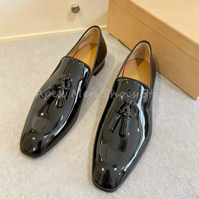 2025 New Glossy Leather Tassel Men's Casual Business Shoes Classic Slip On Patent Leather Non Slip Versatile Wedding Shoes 
2025 New Glossy Leather Tassel Men's Casual Business Shoes Classic Slip On Patent Leather Non Slip Versatile Wedding Shoes