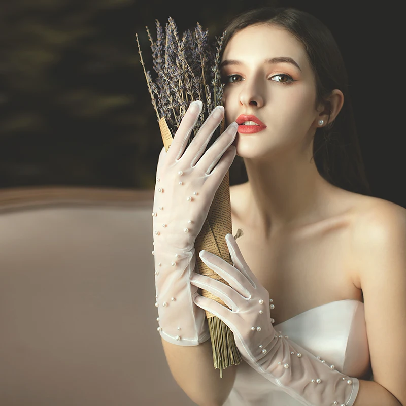 Ivory Wedding Glove Long Finger Bridal Gloves Party Dress Tulle Gloves With Pearls Decoration Luva De Noiva Wedding Accessories
Ivory Wedding Glove Long Finger Bridal Gloves Party Dress Tulle Gloves With Pearls Decoration Luva De Noiva Wedding Accessories