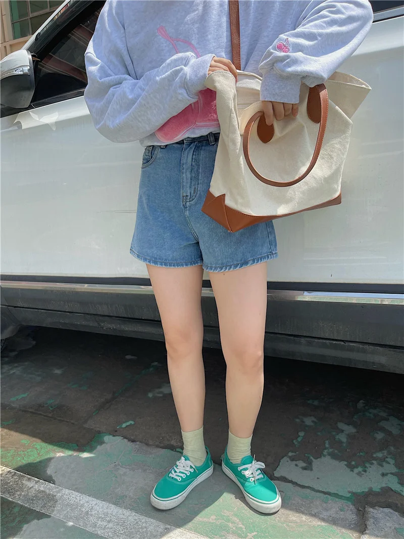American Retro High Waist Slimming Denim Shorts Women's Summer Cotton Stretch Jeans High Waist Shorts Fashionable Casual
American Retro High Waist Slimming Denim Shorts Women's Summer Cotton Stretch Jeans High Waist Shorts Fashionable Casual