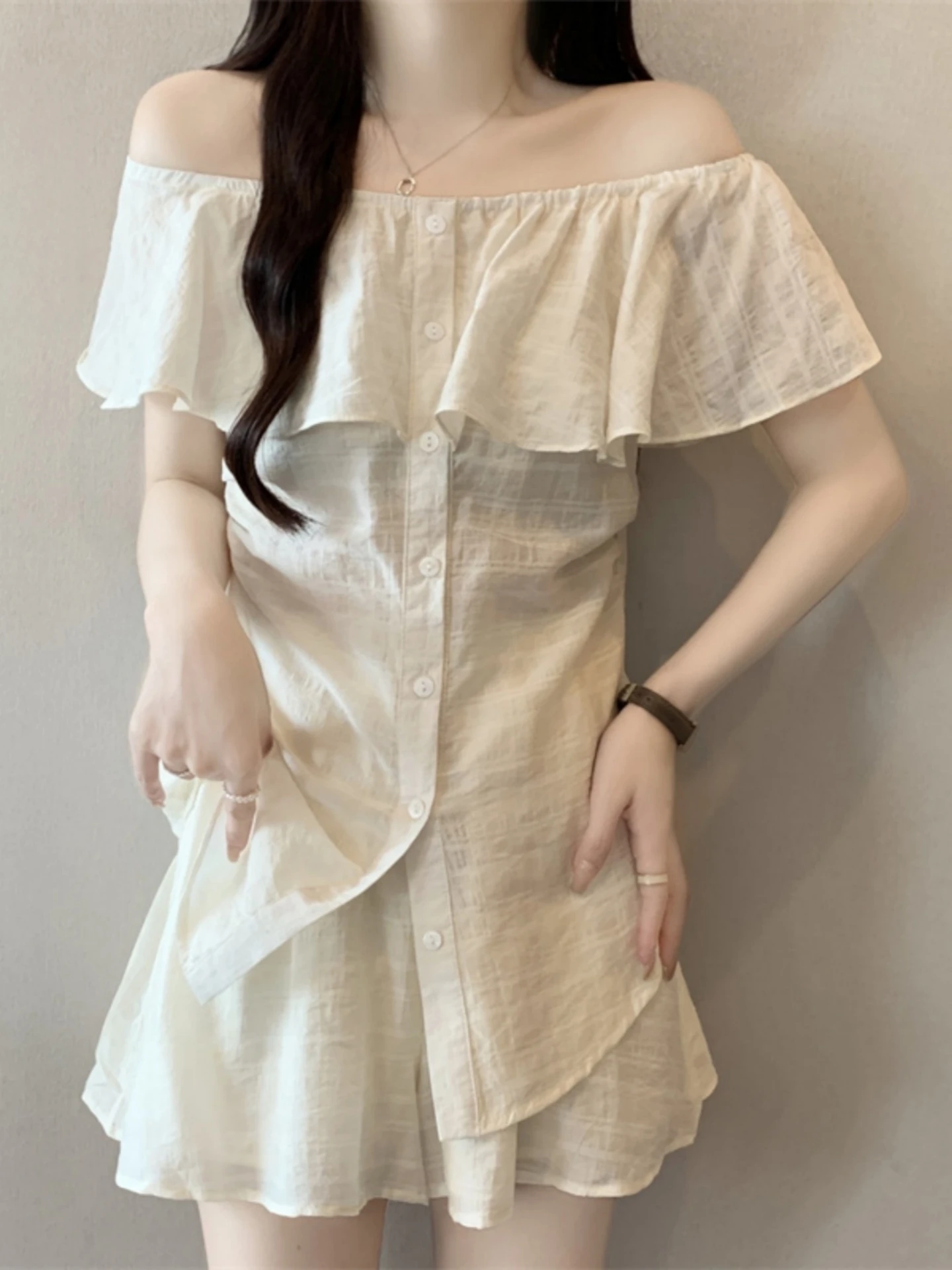Summer Fashion plus Size Women's Shirt And Shorts Two-Piece Set Shoulder Bared One-Shoulder Design Cotton Button-Up Clothing
Summer Fashion plus Size Women's Shirt And Shorts Two-Piece Set Shoulder Bared One-Shoulder Design Cotton Button-Up Clothing