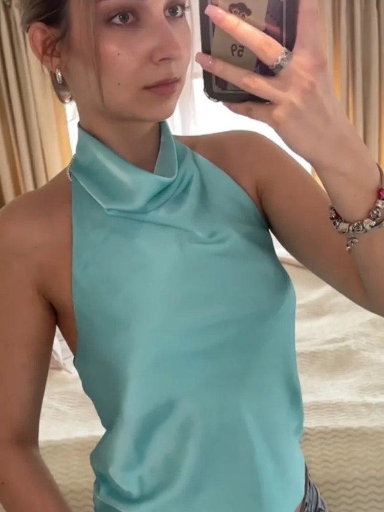 Lady Y2k Elegant Luxury Halter Vest 2026 New Satin Sleeveless O Neck Backless Blouse Casual Slim Fit Party Club Crop Mini Tops
Lady Y2k Elegant Luxury Halter Vest 2026 New Satin Sleeveless O Neck Backless Blouse Casual Slim Fit Party Club Crop Mini Tops 