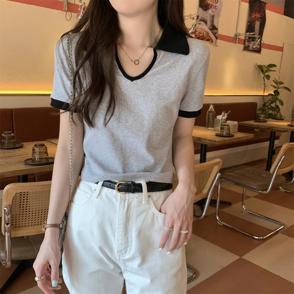 Summer Korean version slim fit front shoulder contrasting polo collar versatile pure cotton short sleeved T-shirt top for women
Summer Korean version slim fit front shoulder contrasting polo collar versatile pure cotton short sleeved T-shirt top for women
