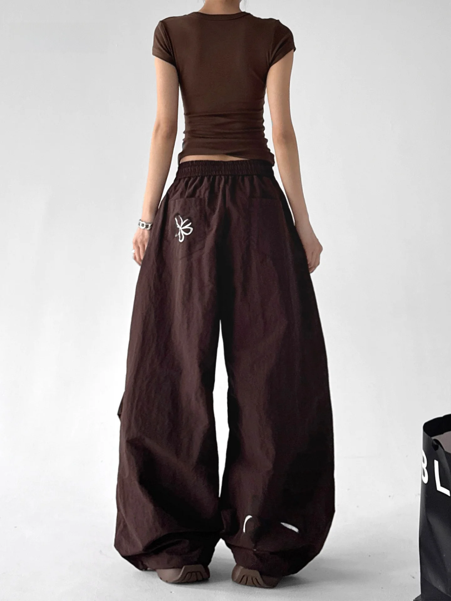 Американские рабочие брюки с принтом, широкие штанины, высокая талия, свободные повседневные брюки для женщин, весна-осень, новый дизайн
Американские рабочие брюки с принтом, широкие штанины, высокая талия, свободные повседневные брюки для женщин, весна-осень, новый дизайн