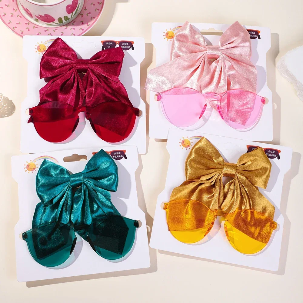 2pcs/set Sweet Big Satin Bow hair clip sunglasses set for Baby Girls 2024 festival party birthday gift Cool Hair Accessories
2pcs/set Sweet Big Satin Bow hair clip sunglasses set for Baby Girls 2024 festival party birthday gift Cool Hair Accessories