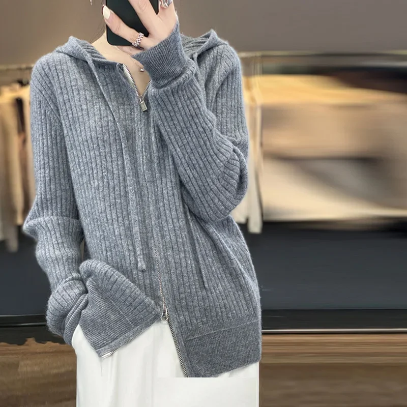 Осень-зима, новые модные однотонные свободные теплые свитера с капюшоном, женская одежда, винтажный вязаный кардиган из мягкой шерсти на молнии
Осень-зима, новые модные однотонные свободные теплые свитера с капюшоном, женская одежда, винтажный вязаный кардиган из мягкой шерсти на молнии