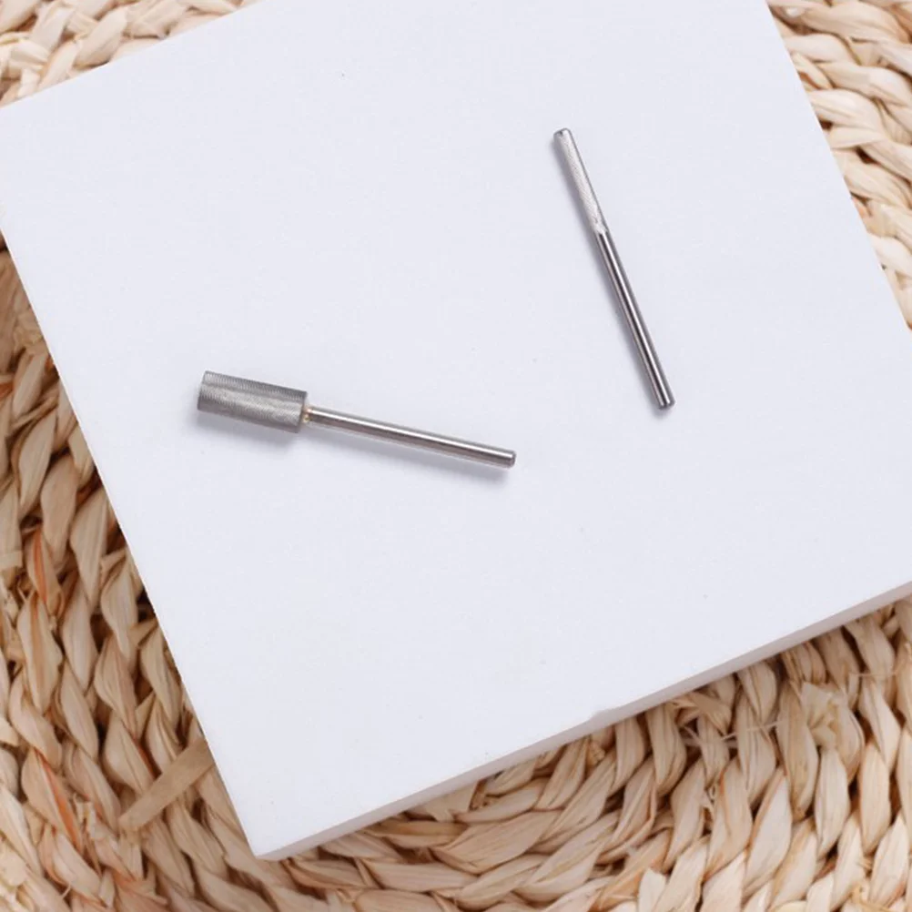 Шлифовальная головка для ногтей из вольфрамовой стали, шлифовальный аксессуар для маникюра, ручные электрические шлифовальные машины, натуральные искусственные ногти, инструмент для педикюра
Шлифовальная головка для ногтей из вольфрамовой стали, шлифовальный аксессуар для маникюра, ручные электрические шлифовальные машины, натуральные искусственные ногти, инструмент для педикюра