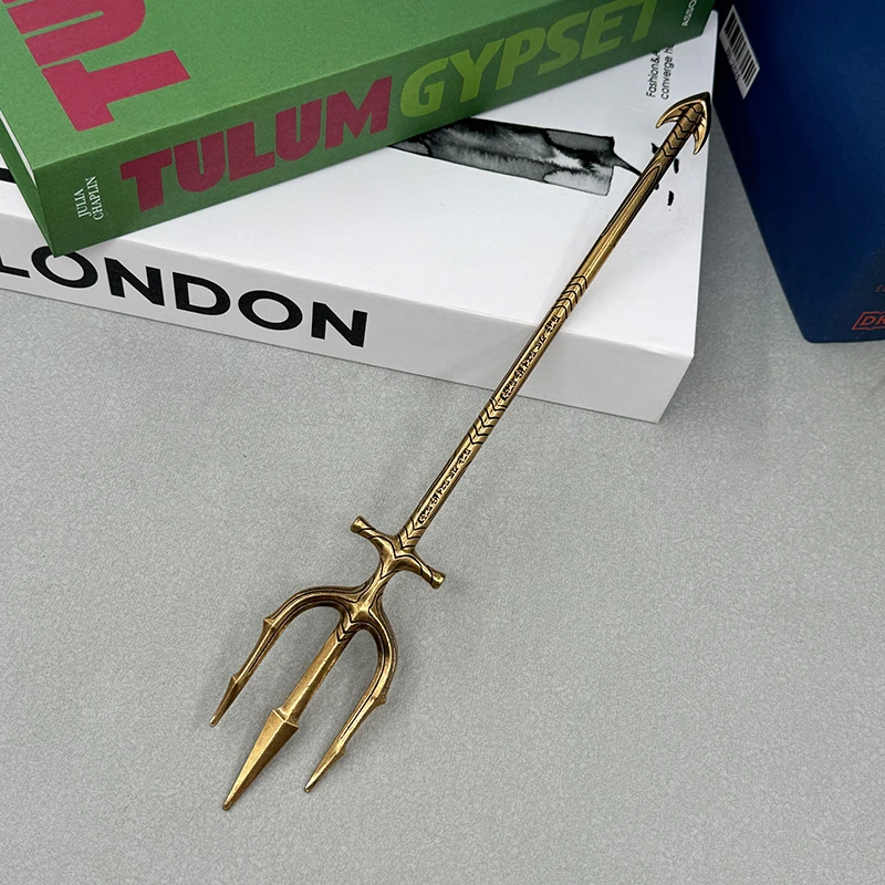 DC Aquaman Trident of Atlan 1:6 Scale Zinc Alloy Exact Movie Replica - 29cm Weapon Model for Collectors Action Figure Accessory
DC Aquaman Trident of Atlan 1:6 Scale Zinc Alloy Exact Movie Replica - 29cm Weapon Model for Collectors Action Figure Accessory