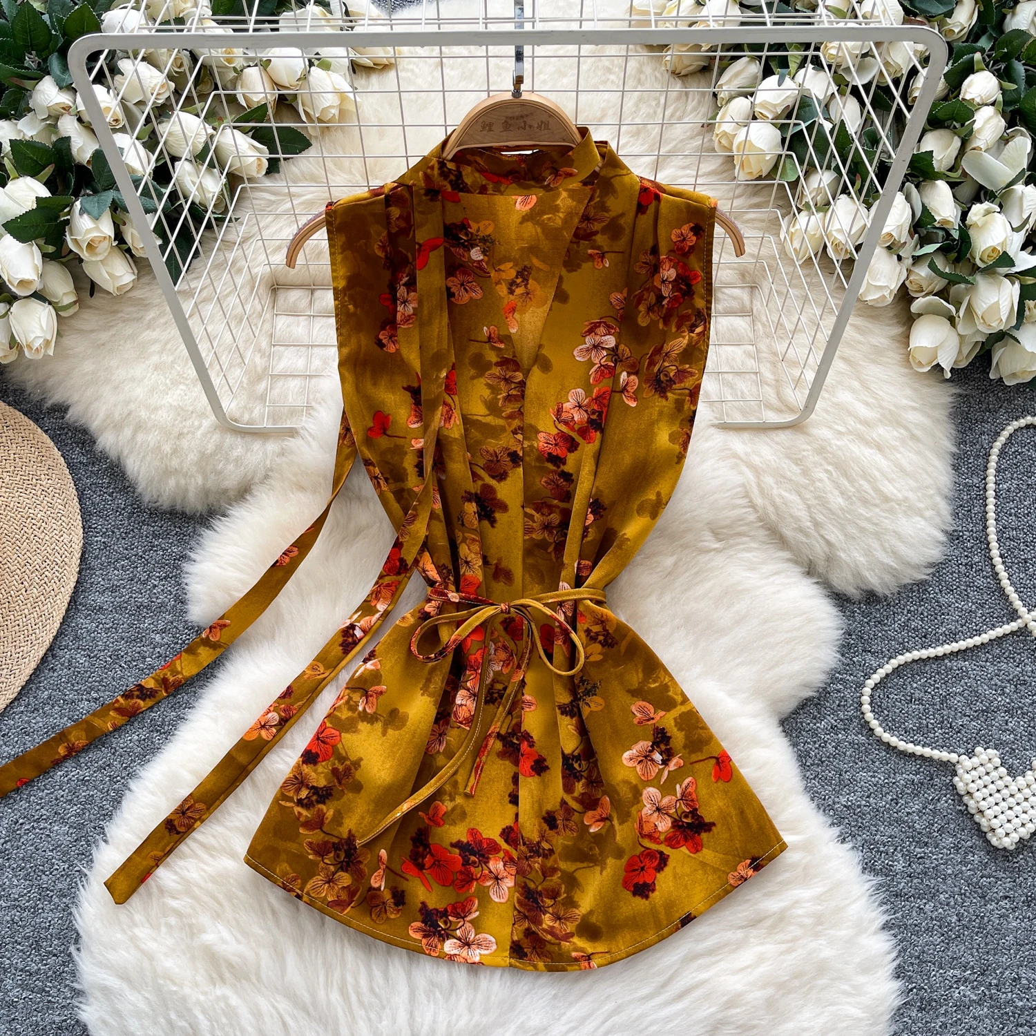 French Vintage Elegant sleeveless V-Neck lace-up slim Blouse Fashion Chic Top Fairy Summer Women Shirt
French Vintage Elegant sleeveless V-Neck lace-up slim Blouse Fashion Chic Top Fairy Summer Women Shirt