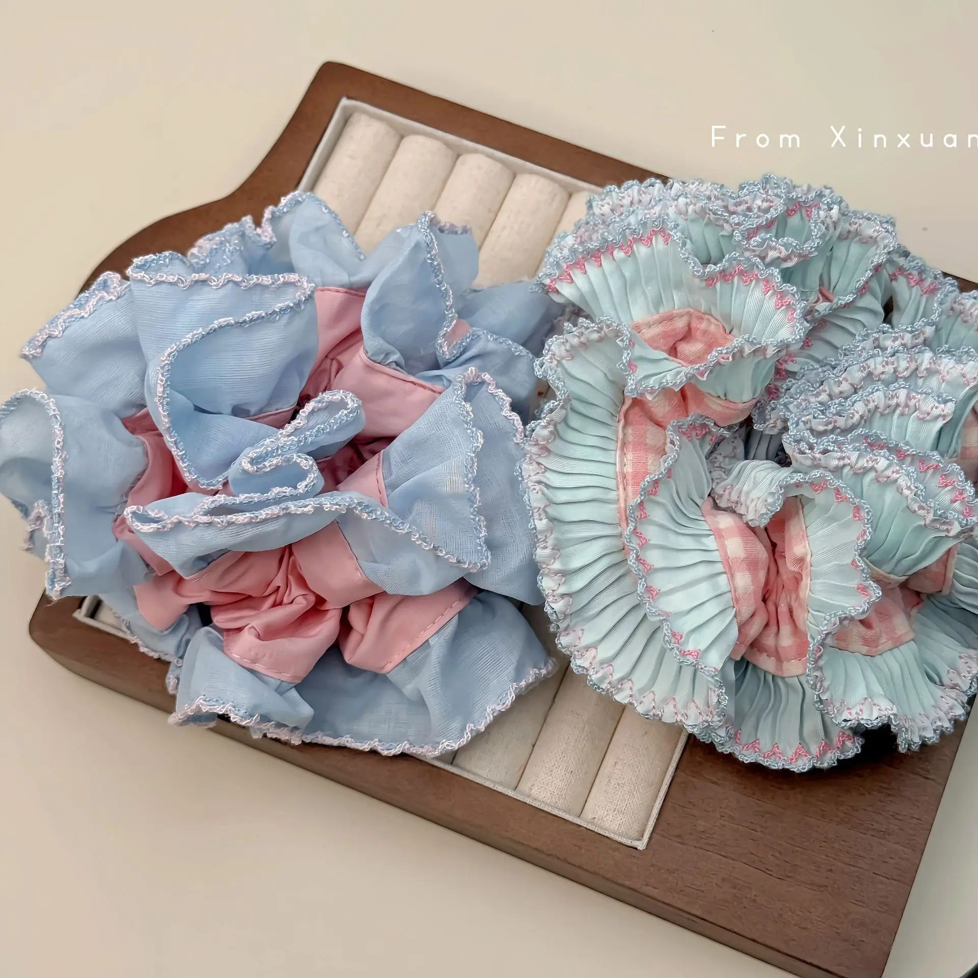 New Women Scrunchies Large Lace Hair Bands Ponytail Holder Tie Hair Hoop Scrunchy Rubber Band Women Headwear Hair Accessories
New Women Scrunchies Large Lace Hair Bands Ponytail Holder Tie Hair Hoop Scrunchy Rubber Band Women Headwear Hair Accessories