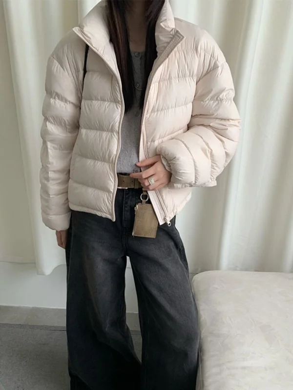 Зимнее модное утепленное пальто 2025 года с объемным воротником, свободного кроя, на молнии, в корейском стиле, прямого силуэта, с длинными рукавами, однотонное
Зимнее модное утепленное пальто 2025 года с объемным воротником, свободного кроя, на молнии, в корейском стиле, прямого силуэта, с длинными рукавами, однотонное