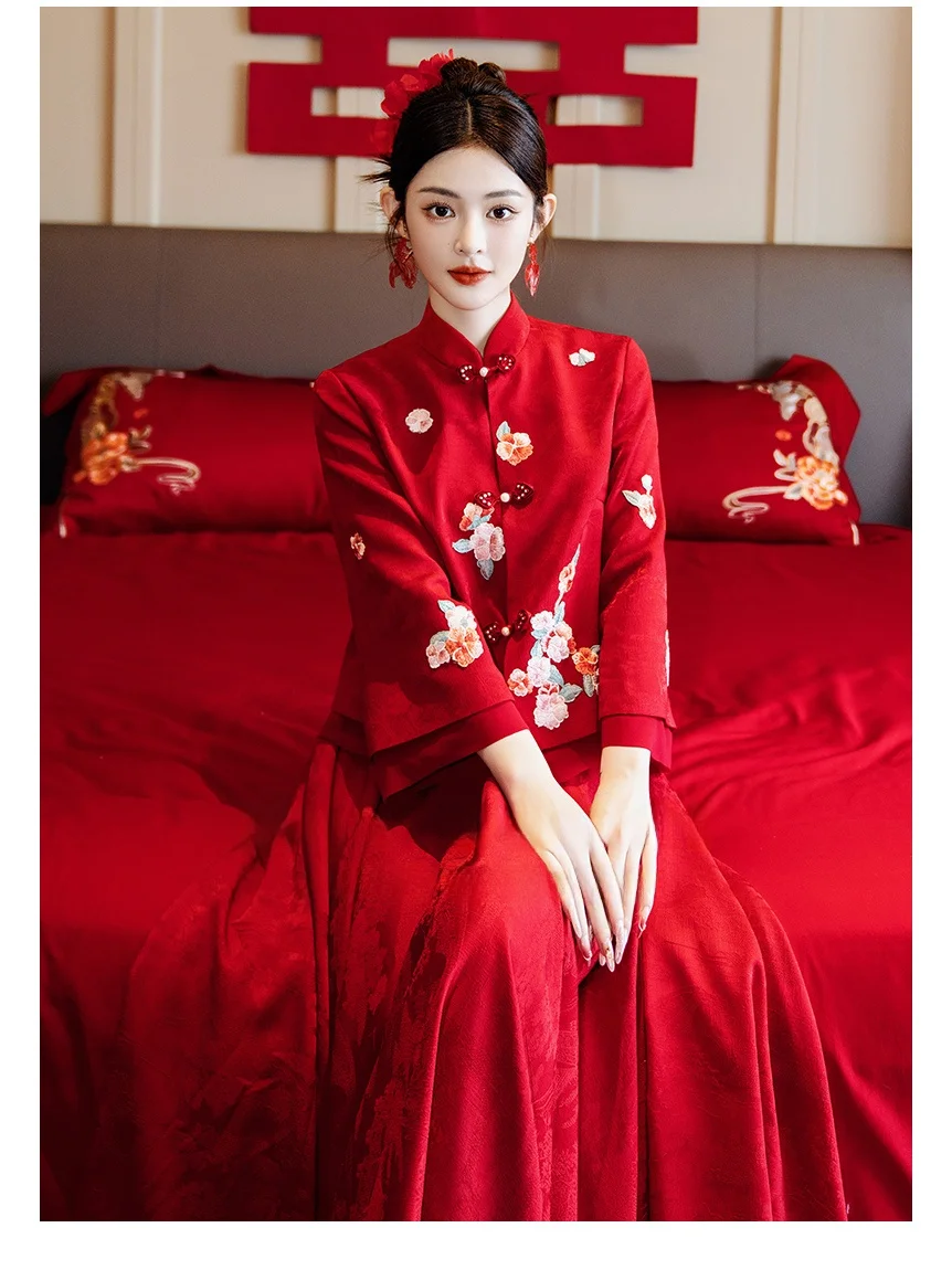 2025 New Red Wedding Dress Top And Skirt Set for Brides Engaged Couples Chinese Style Formal Drinking Ceremony Outfit
2025 New Red Wedding Dress Top And Skirt Set for Brides Engaged Couples Chinese Style Formal Drinking Ceremony Outfit