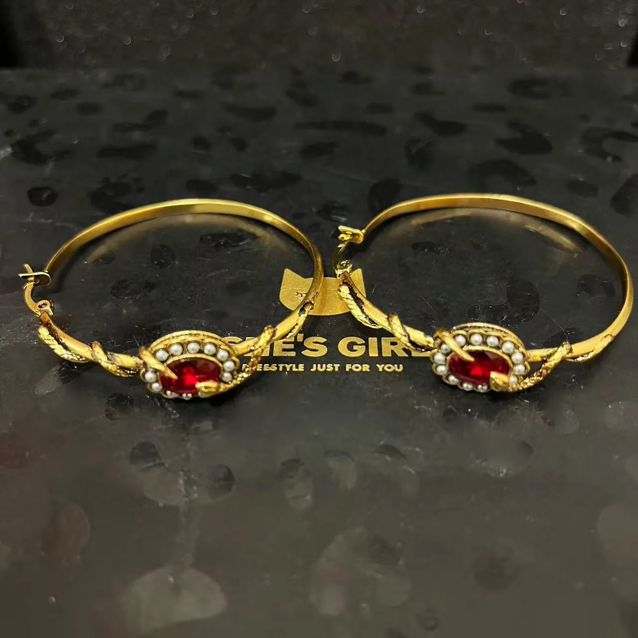 New Jewelry & Accessories Hip-hop Rock Style Red Crystal Inlaid With Spirit Snake Embossed Earrings As Party Gifts For Women
New Jewelry & Accessories Hip-hop Rock Style Red Crystal Inlaid With Spirit Snake Embossed Earrings As Party Gifts For Women