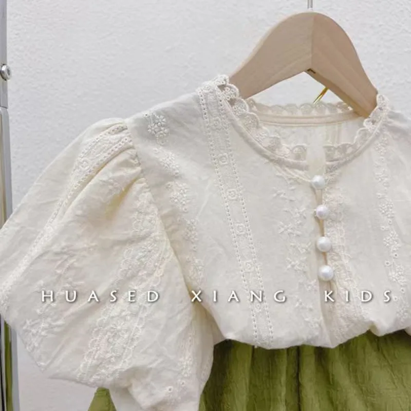 Korean Childrens Wear 2023 Girls Summer Embroidered Round Neck Bubble Sleeve Shirt Little Girls Flower bud Pants Two Piece Set
Korean Childrens Wear 2023 Girls Summer Embroidered Round Neck Bubble Sleeve Shirt Little Girls Flower bud Pants Two Piece Set