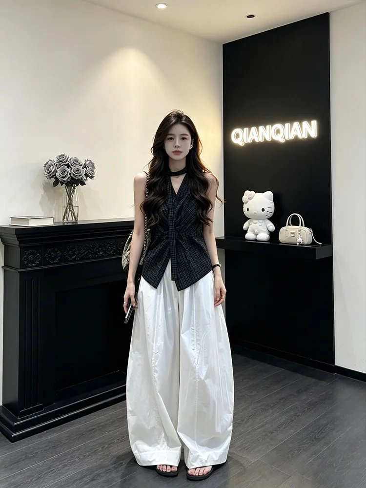 Unique Beautiful Design Knot Neck Top Women's Summer New High Waist White Wide Leg Pants Two-Piece Set Fashionable Casual Outfit
Unique Beautiful Design Knot Neck Top Women's Summer New High Waist White Wide Leg Pants Two-Piece Set Fashionable Casual Outfit