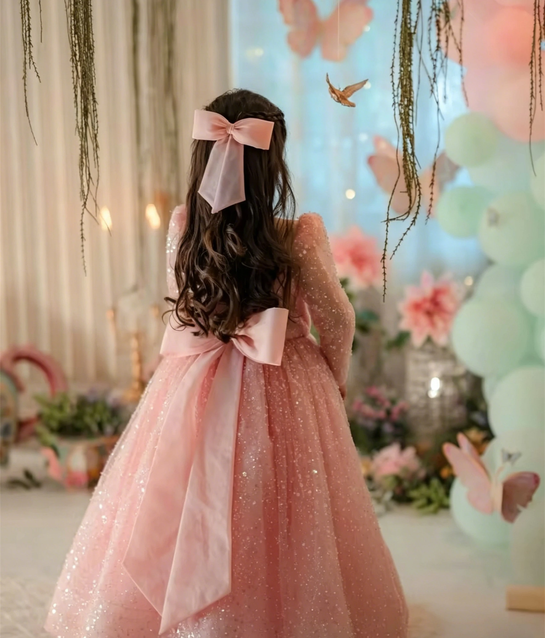 Customized Flower Girl Dress For Wedding Glitter Long Sleeve Floor Length Elegant Kids Birthday Party First Communion Gown
Customized Flower Girl Dress For Wedding Glitter Long Sleeve Floor Length Elegant Kids Birthday Party First Communion Gown