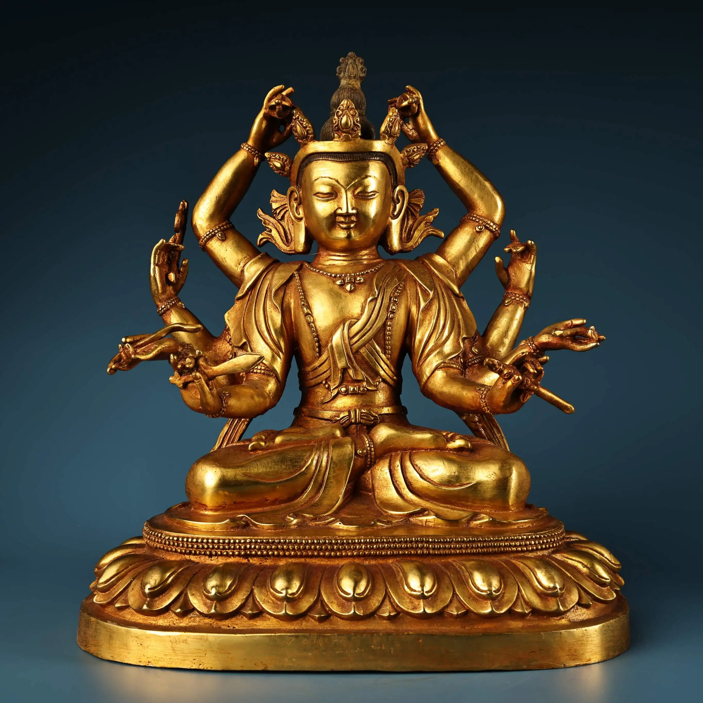 14"Nepalese folk Old Bronze Gilded High Relief Eight armed Guanyin Namgyalma Sitting Buddha Amitabha Worship Hall
14"Nepalese folk Old Bronze Gilded High Relief Eight armed Guanyin Namgyalma Sitting Buddha Amitabha Worship Hall