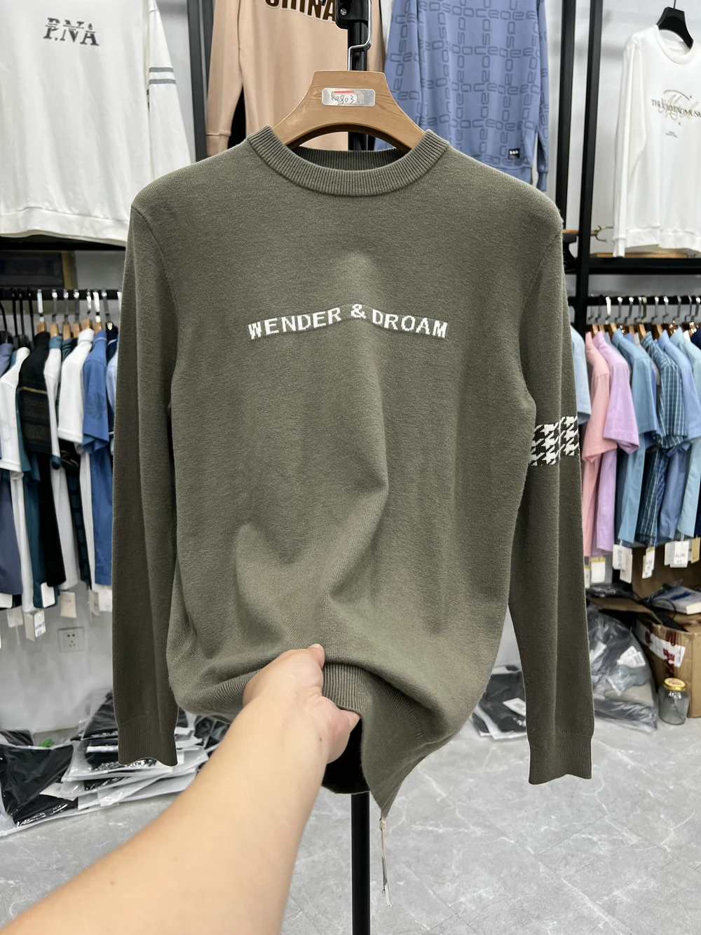 Мягкий, приятный к телу мужской вязаный свитер с круглым вырезом из волокна Lenzing Lyocell 62: комфортный, теплый, осенний топ
Мягкий, приятный к телу мужской вязаный свитер с круглым вырезом из волокна Lenzing Lyocell 62: комфортный, теплый, осенний топ